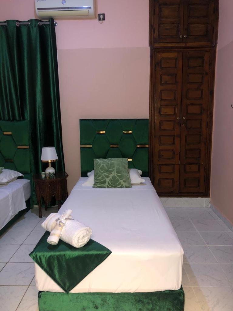 Riad Ramona Lqariya Seyaheya Марракеш Номер фото